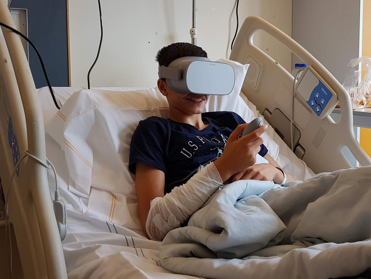 Product In de zorg - VR door een zakelijke bril image
