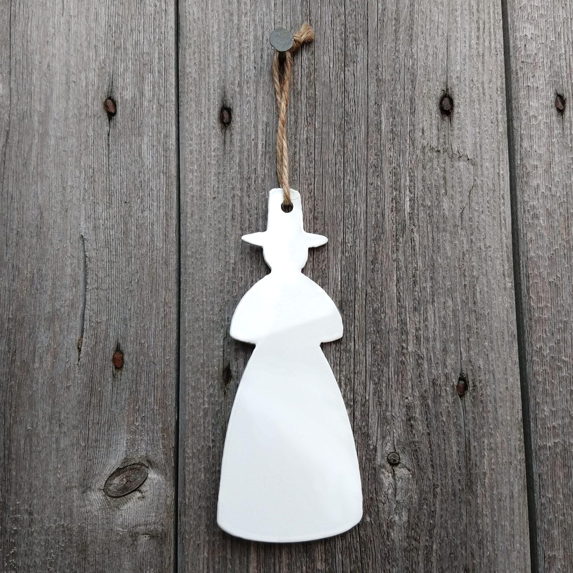 Product Welsh Lady Hanging Metal Decoration – Glossy Snowdon White - Ravens' Way Metalworks image