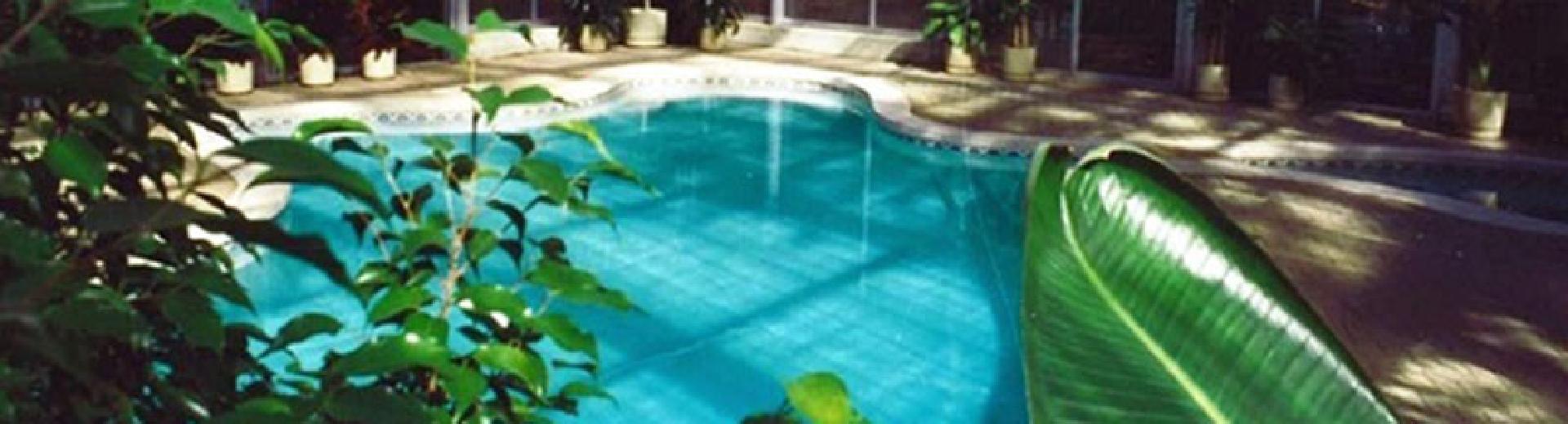 Product Glass Pool Enclosures image